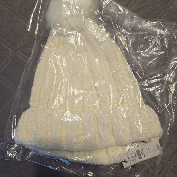 NEW Talbots knit scarf/wrap and beanie set. - Picture 6 of 7